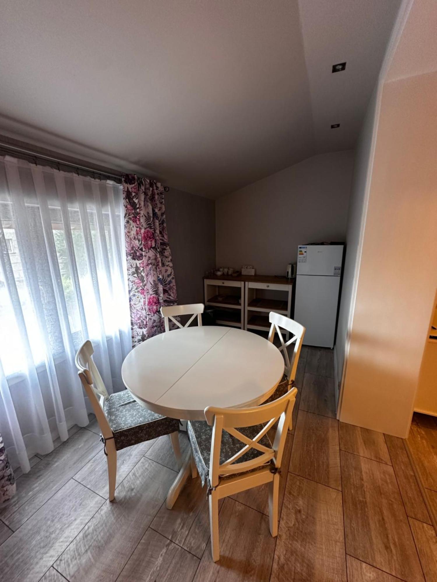 Apartamenty Czerwona Roza Wieprz  Esterno foto